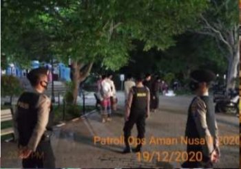 Rutin Patroli Personel Ditsamapta Polda Banten Berikan Imbauan Prokes