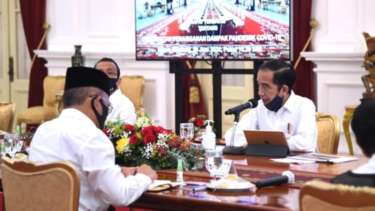 Presiden: Siapkan Terobosan Baru untuk Percepat Penanganan Pandemi