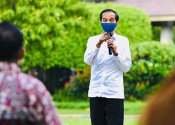Presiden Jokowi Serahkan Bantuan Modal Kerja bagi Pelaku Usaha Mikro dan Kecil