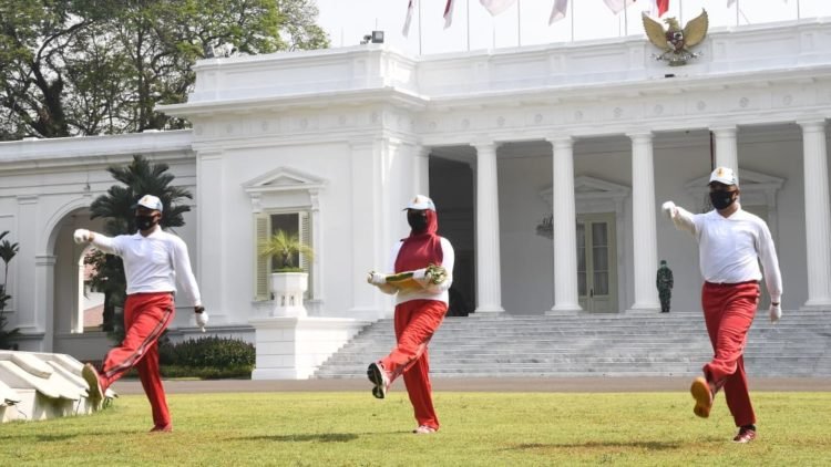 Sekretariat Presiden Gelar Latihan Penaikan Bendera Upacara HUT ke-75 Kemerdekaan RI
