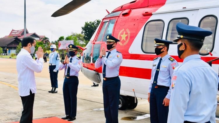 Tiba di Palangka Raya, Presiden Gunakan Heli Merah Putih Menuju Kapuas