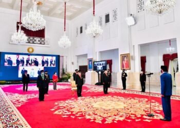 Presiden Jokowi Anugerahkan Tanda Jasa dan Kehormatan bagi 53 Tokoh