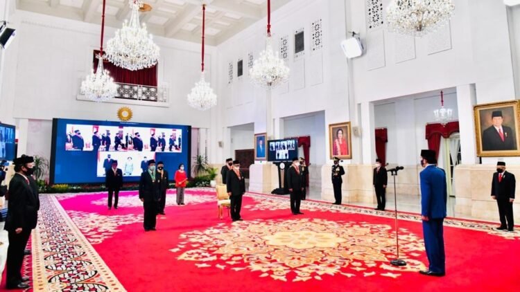 Presiden Jokowi Anugerahkan Tanda Jasa dan Kehormatan bagi 53 Tokoh