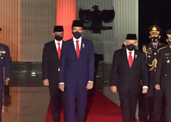 Presiden Jokowi Pimpin Apel Kehormatan dan Renungan Suci di TMP Kalibata