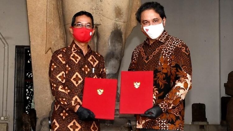 Sekretariat Presiden Serahkan Keris Pusaka ke Museum Nasional Indonesia