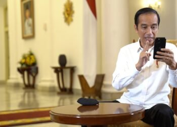 Saat Perawat Cerita ke Presiden Jokowi Pulang ke Rumah Sebulan Sekali