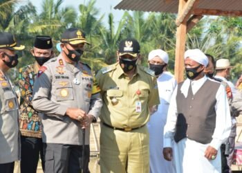 Kapolda Metro Jaya Beri Bantuan Modem untuk Ratusan Pelajar di Tangerang 