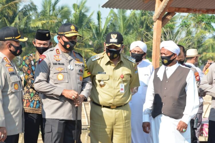 Kapolda Metro Jaya Beri Bantuan Modem untuk Ratusan Pelajar di Tangerang