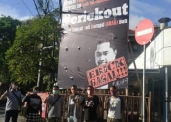 Pendekar Banten Kesal Banyak Spanduk #erickout Bertebaran
