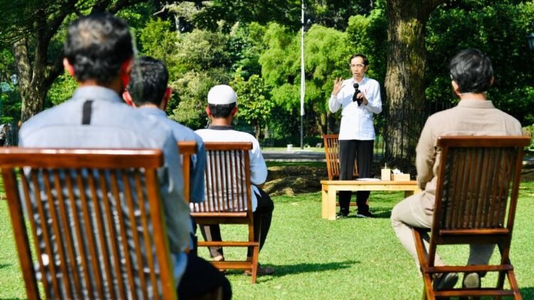 Serahkan Bantuan Modal Kerja, Presiden: Jangan Patah Semangat