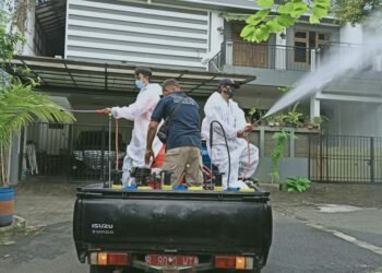 BPBD Tangsel Semprot Disinfektan di Tujuh Kecamatan