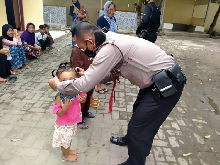 Cegah Penyebaran Covid-19, Polda Banten Bagikan Ratusan Masker Di Panti Asuhan