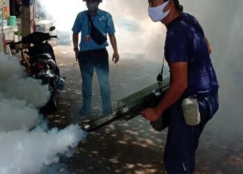Cegah Wabah DBD, Indah Kiat Tangerang Fogging di Pemukiman