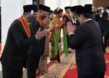 Inilah 71 Nama Penerima Bintang Mahaputera dan Bintang Jasa