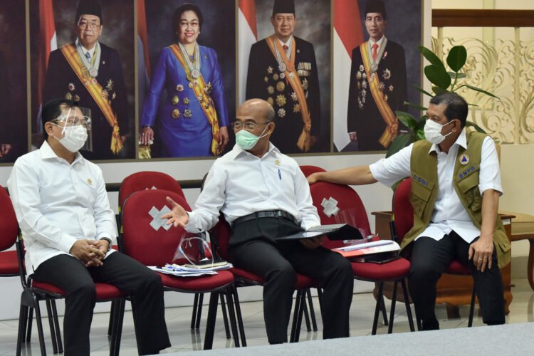 Menko PMK: Presiden Minta Pengurangan Libur-Cuti Bersama Akhir Tahun