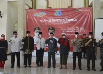 Peringati Hari Kesehatan Nasional ke 56,  Dinkes Banten Bagikan 1,3 Juta Masker