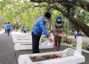 Peringati Hari Pahlawan, Walikota Arief: Pahlawan Masa Kini Berjuang Putus Rantai Covid-19