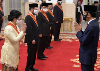 Presiden Anugerahkan Tanda Jasa dan Tanda Kehormatan pada 71 Tokoh