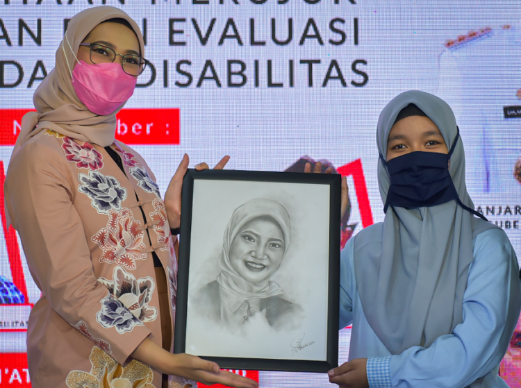 Stafsus Presiden Angkie Yudistia Ungkap Makna Tema Hari Disabilitas Internasional 2020