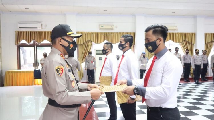 Ungkap Kasus Curanmor dalam 24 Jam, Kapolres Cilegon Beri Penghargaan kepada Sat Reskrim 