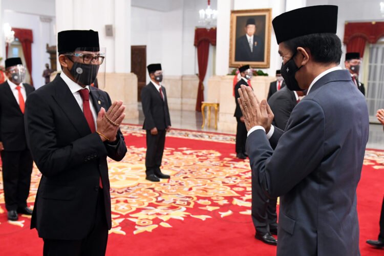 Presiden Jokowi Minta Sandiaga Uno Gerak Cepat Benahi Destinasi Wisata Super Prioritas
