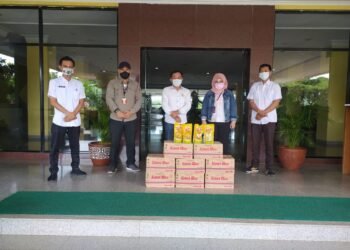 Akhir Tahun 2020, Indah Kiat Tangerang Kembali Distribusikan Bantuan Pangan dan Disinfektan