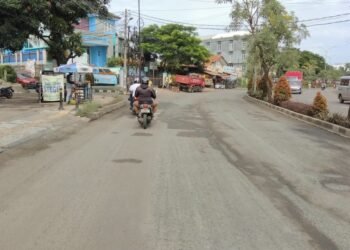 Aspal Mengelupas, Jalan Raya Ciater Rawan Kecelakaan