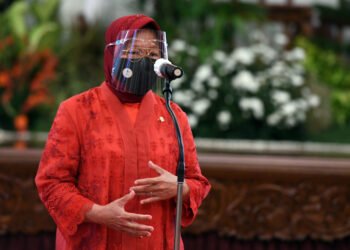 Dilantik jadi Mensos, Risma Akui Dihubungi Mensesneg Saat Sedang Webinar