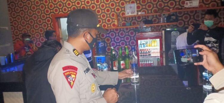 Dua Oknum ASN Pemprov Banten Diciduk Saat Karaoke Bersama Empat Pemandu Lagu