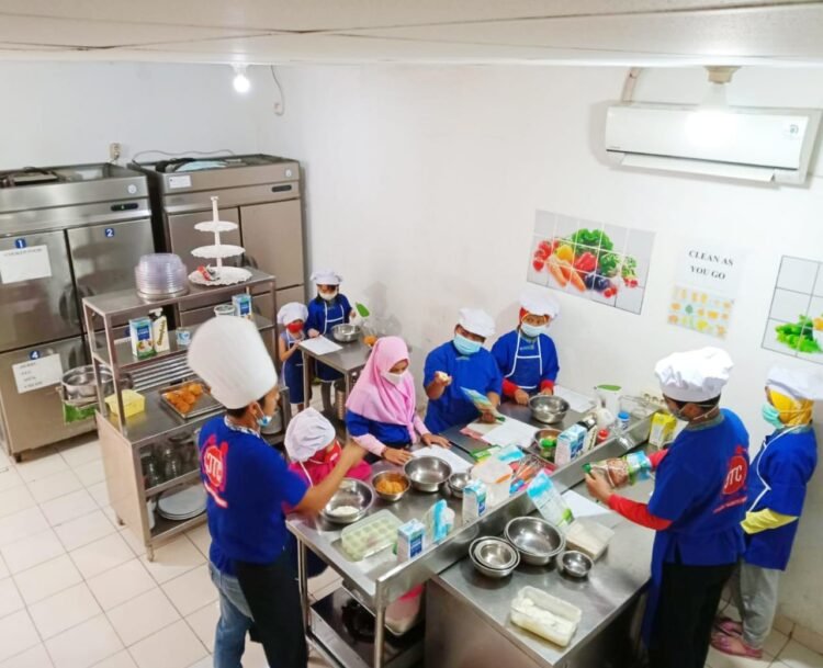 Isi Liburan Anak dengan Belajar Memasak