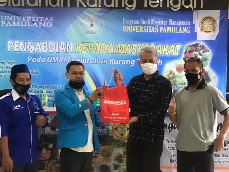 Mahasiswa Pascasarjana Unpam Salurkan Bantuan kepada Pelaku UMKM di Karang Tengah
