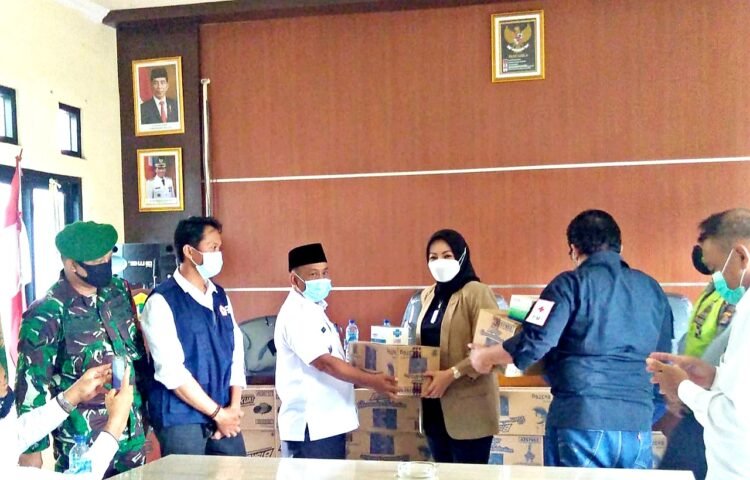 PMI Berikan Bantuan Masker dan Biskuit ke 6 Kecamatan