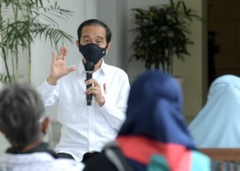 Presiden Jokowi Serahkan Bantuan Modal Kerja di Istana Bogor