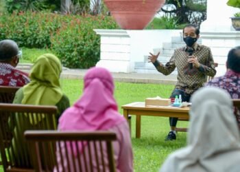 Presiden Jokowi Serahkan Bantuan Modal Kerja untuk Ringankan Beban di Saat Pandemi
