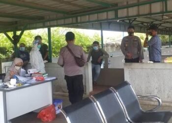 Sopir Truk di Pelabuhan Bojonegara Cilegon Jalani Rapid Test Antigen