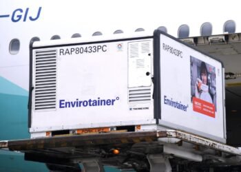 Lima Belas Juta Dosis Bahan Baku Vaksin COVID-19 Tiba di Tanah Air