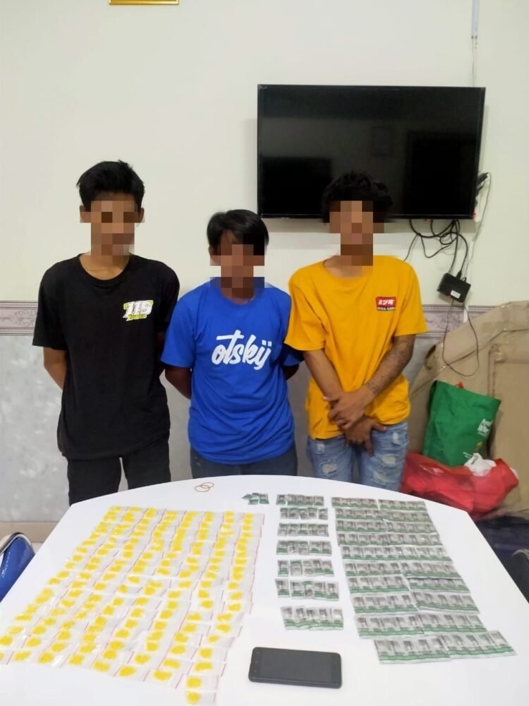 Bawa Ribuan Butir Obat Keras, Tiga Pemuda di Solear Diamankan