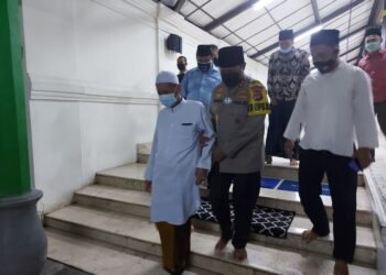 Kapolda Banten Sowan Sesepuh, Kunjungi Kediaman KH. Tubagus Ahmad Syadzili Wase