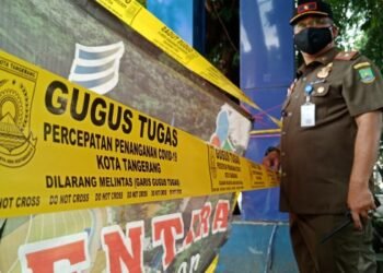 Optimalkan PPKM, Lapangan Ahmad Yani Tangerang Kembali Ditutup Satpol PP
