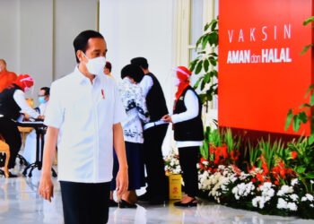 Pelaksanaan Vaksinasi COVID-19 Perdana di Indonesia, 13 Januari 2021, di Istana Merdeka, Provinsi DKI Jakarta