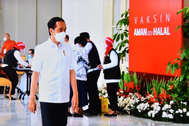 Pelaksanaan Vaksinasi COVID-19 Perdana di Indonesia, 13 Januari 2021, di Istana Merdeka, Provinsi DKI Jakarta