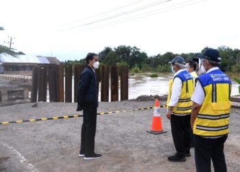 Presiden Instruksikan Menteri PUPR Segera Perbaiki Kerusakan Infrastruktur Jembatan Akibat Banjir di Kalsel