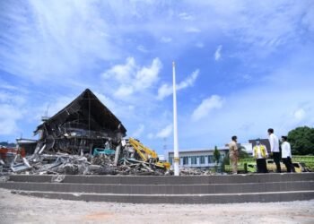 Presiden Tinjau Kantor Gubernur Sulawesi Barat yang Terdampak Gempa