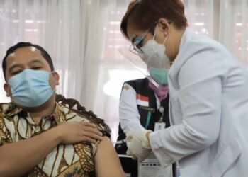 Sempat Batal, Walikota Tangerang Akhirnya Divaksin Covid-19