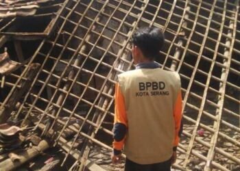 11 Hari, 14 Rumah Roboh