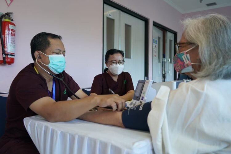 Inilah Dua Mekanisme Pendaftaran Vaksinasi COVID-19 Bagi Lansia