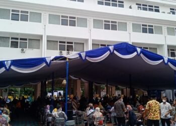 Vaksin Tahap 2 Undang Kerumunan di Pusat Pemerintahan Kota Tangerang