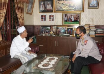 Implementasi Program Kapolda Banten Bidkum Sambangi kediaman Tokoh Agama