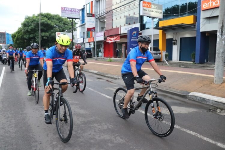 Jalin Sinergitas, Kapolda Banten Gelar Gowes Ceria TNI-POLRI