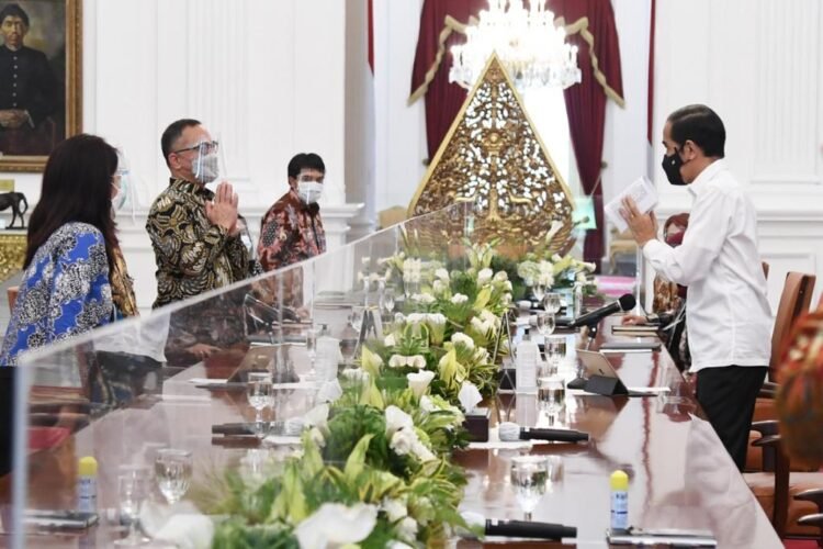 PPKM Skala Mikro Lebih Efektif Tekan Kasus Aktif COVID-19